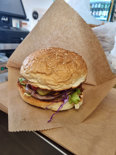 River burger u Fast Food Riveru