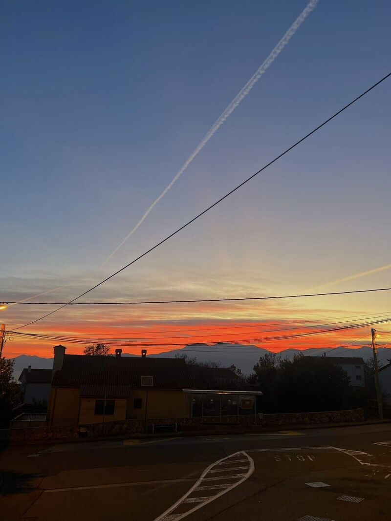 Zalazak sunca kod Tići